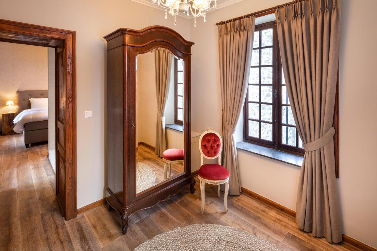 Chateau-Ferme Des Abys Paliseul Esterno foto